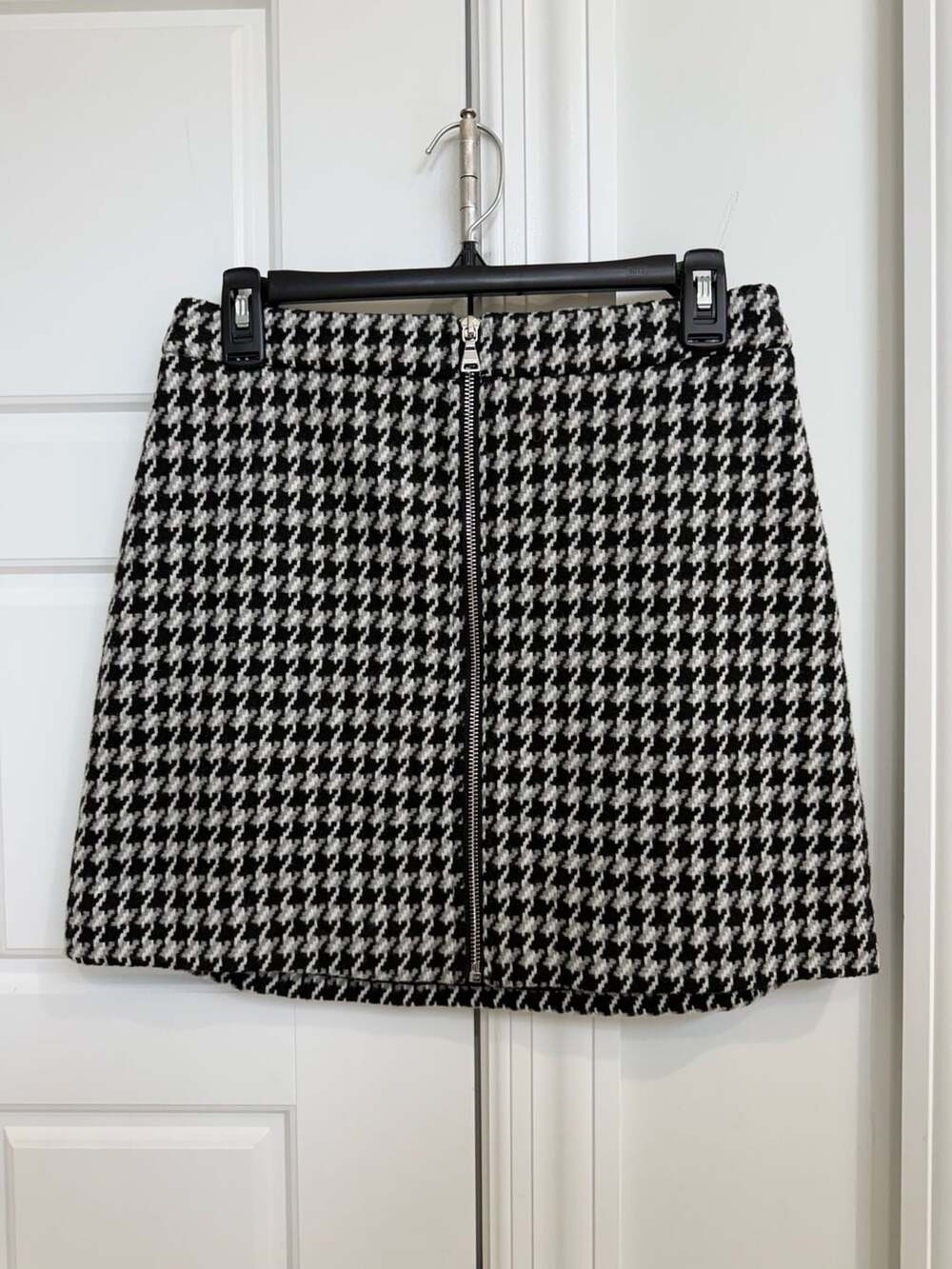 Express Houndstooth Mini Skirt Size 4 Black White Exposed Zip Preppy Y2K